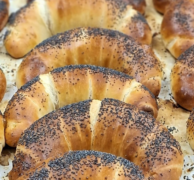 Makový rohlík 115g